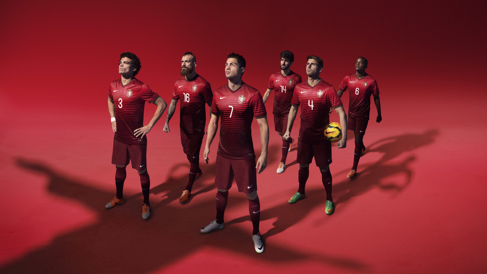 奥运周期关键战之夜，拉文成为胜负手，当聚光灯照亮的不只是篮球