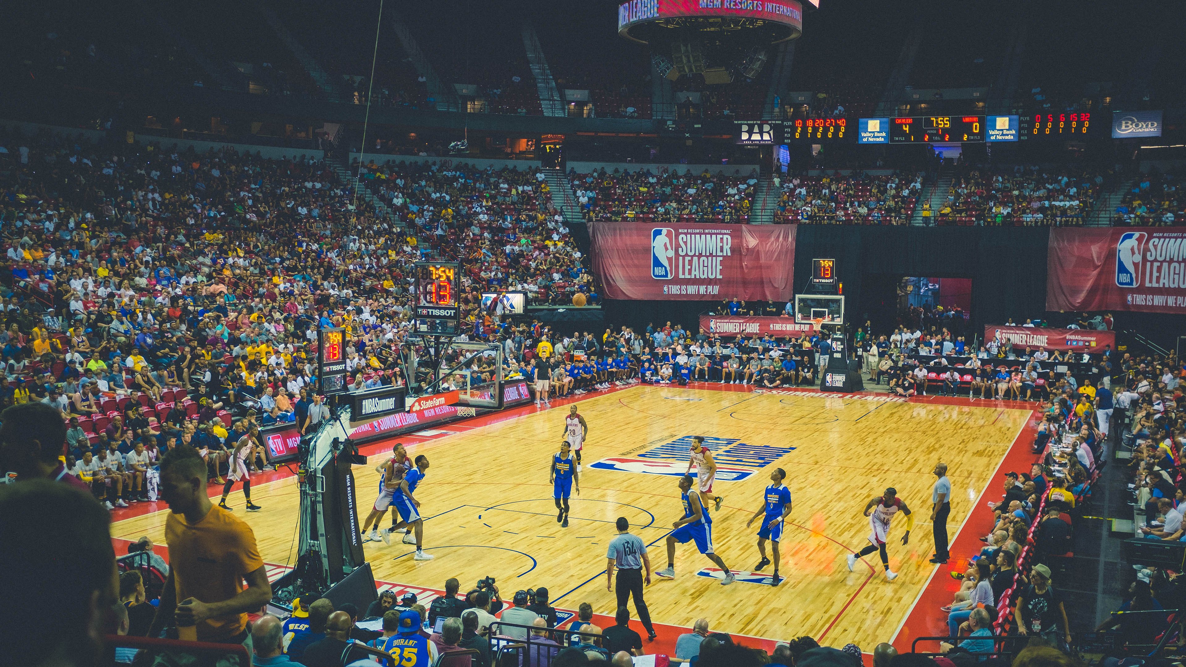 伦纳德式统治力撕裂防线，凯尔特人战术铁笼锁死广厦命脉